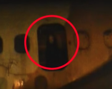 La sombra en el hangar de Connect